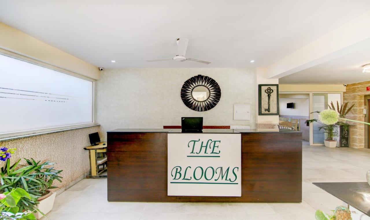 古尔冈 Treebo Trend Blooms Premium酒店 外观 照片